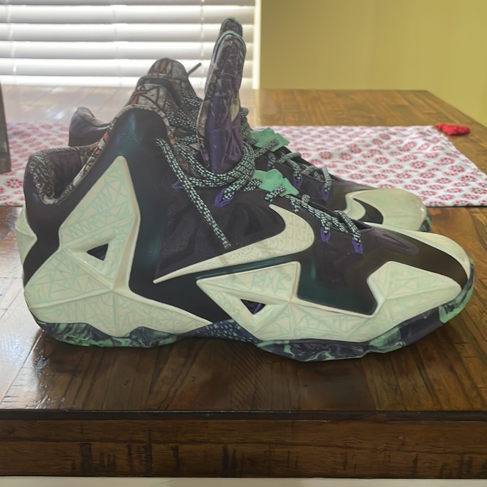 Nike - LeBron 12 All Star Gator Men’s size 10